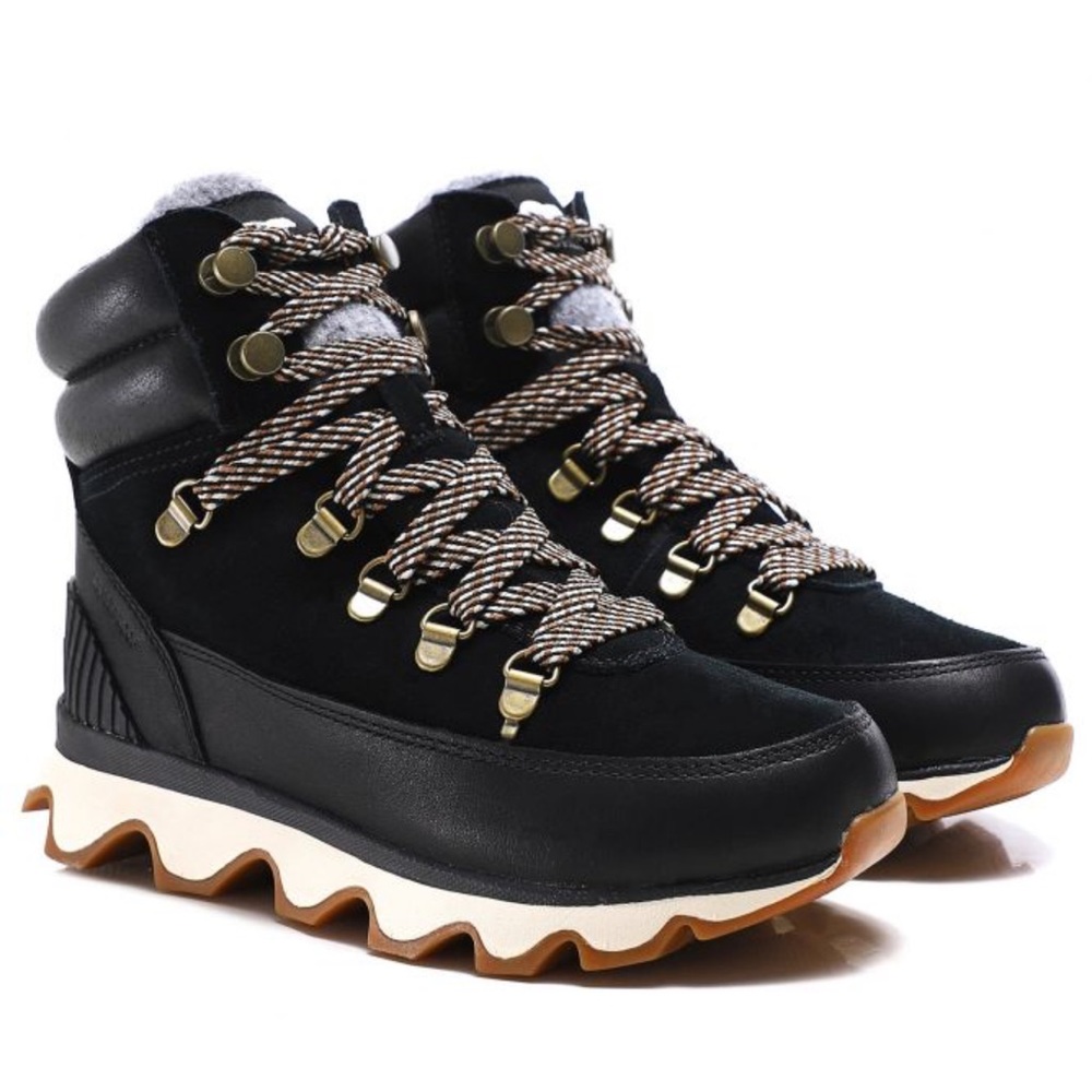 Sorel Kinetic Conquest. Worn once.